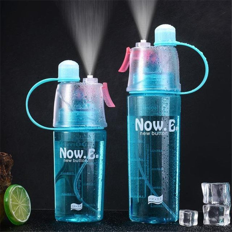 Kreative Spray-Wasserflasche Sportflasche Tragbar mit Deckel Sommer Hydration Schönheit Kunststoffbecher 400 ML (Rosa)