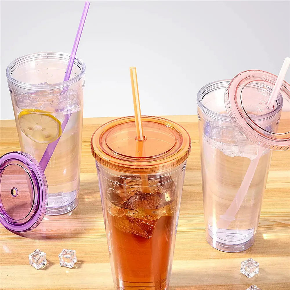 Isolierter Plastikbecher